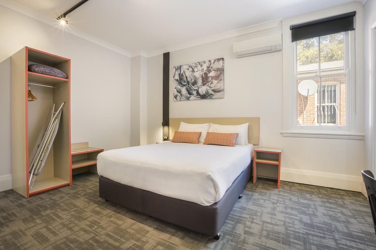 ไนท์แค็ป แอท รีเจนท์ พาร์ค โฮเต็ล Hotel Regents Park ภายนอก รูปภาพ